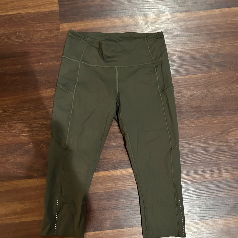 Lululemon Athletica Green crop Leggings